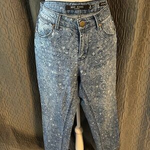 Max Jeans Women's Light Blue Patterned Capris